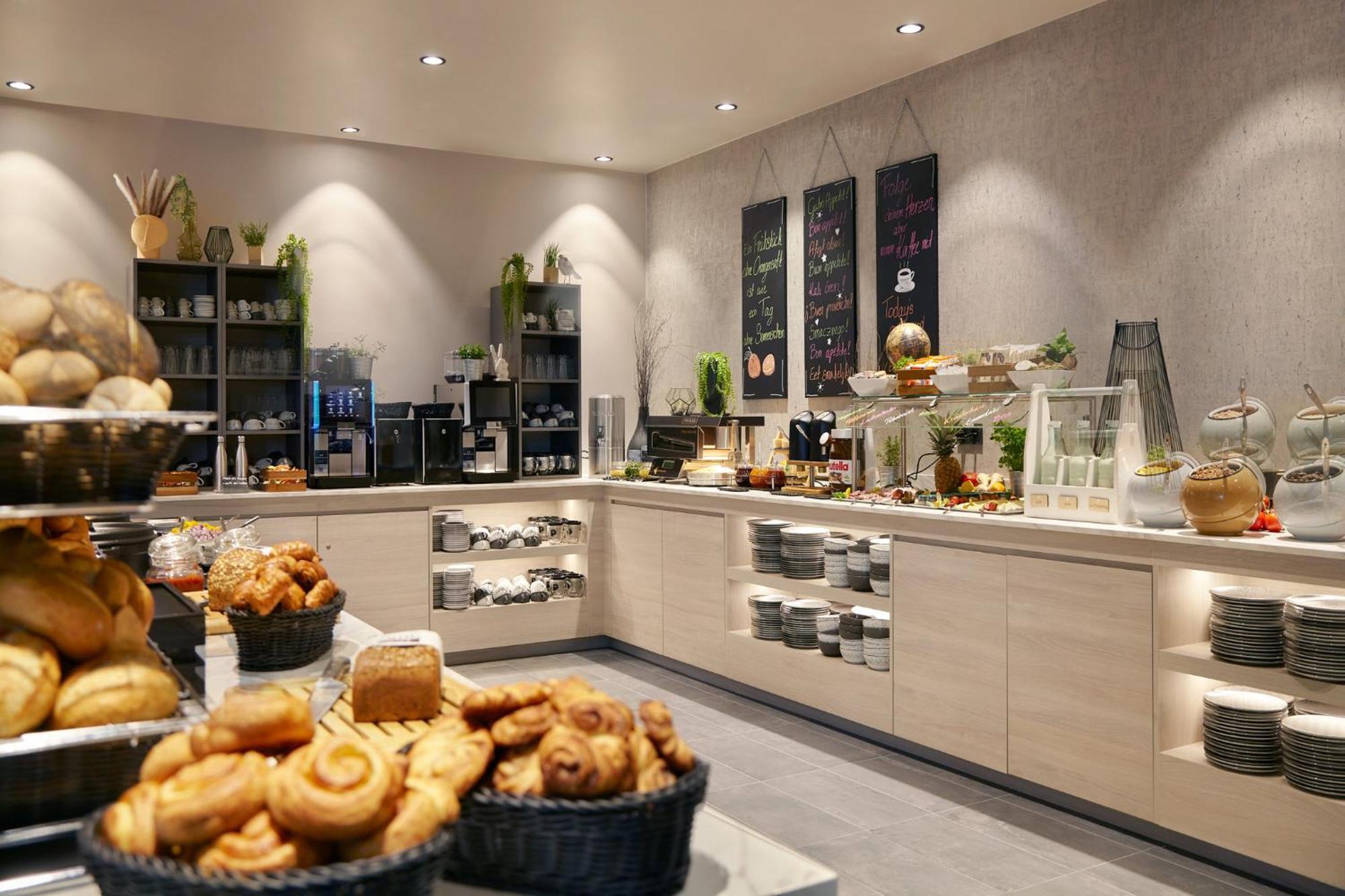 Holiday Inn - The Niu, Hub Dusseldorf Messe By Ihg Bagian luar foto