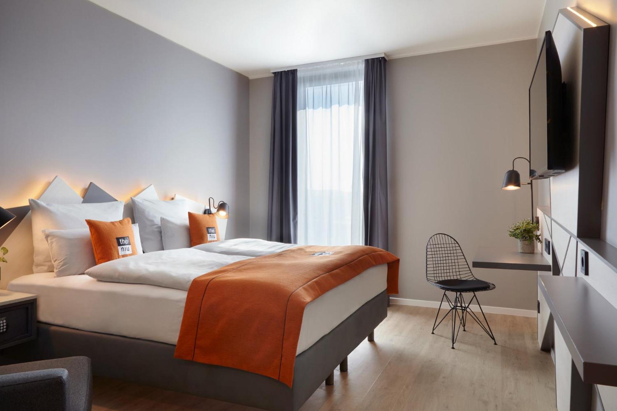 Holiday Inn - The Niu, Hub Dusseldorf Messe By Ihg Bagian luar foto